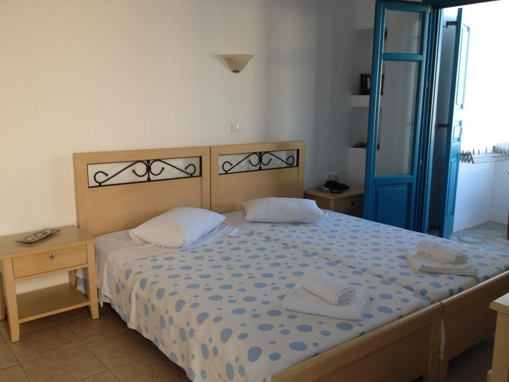Horizon Hotel Folegandros Town Room photo